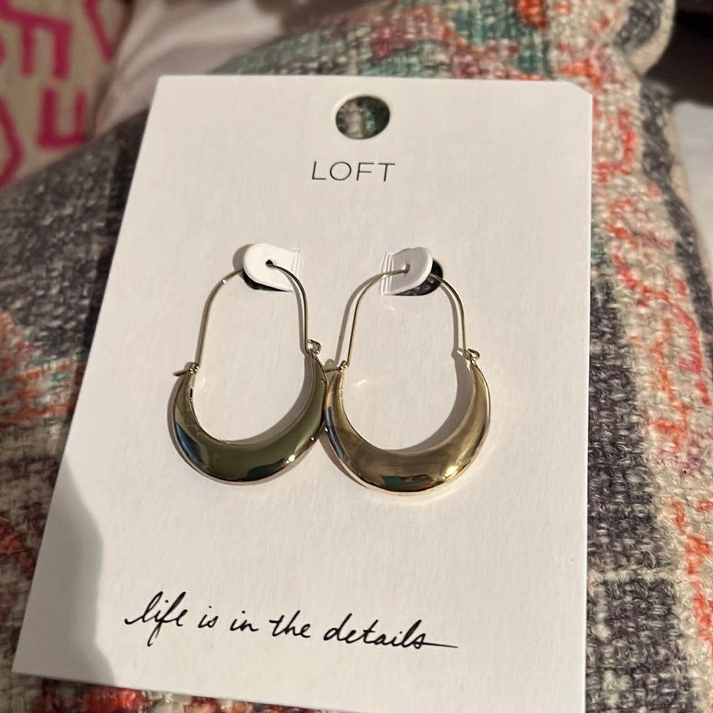 Ann Taylor lift earrings. Gold